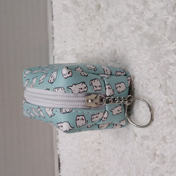 Animal Print Light Green Keychain Small Pouch - Picture 3 of 7